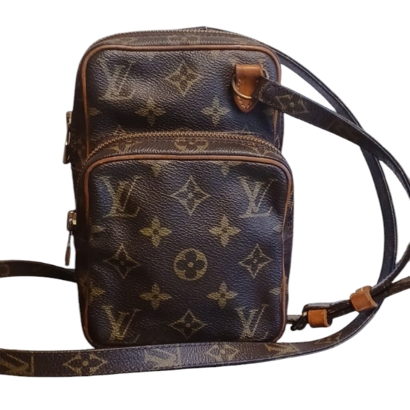 ✨️LOUIS VUITTON MONOGRAM MINI AMAZONE CROSSBODY - Picture 6 of 14